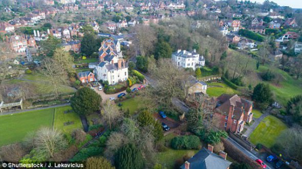 Гилфорд - второй после Лондона имеет больше всего домов-миллионеров