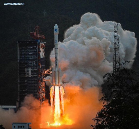 Об успешном запуске спутников для способной к саморазвитию навигационной системы BeiDou-3 сообщает CGTN.