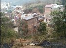 В интернете распространяются кадры с ускорителями, которые упали на крыши домов