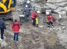 12 февраля во Киеве на строительстве одного из рабочих завалило бетонными блоками, он погиб