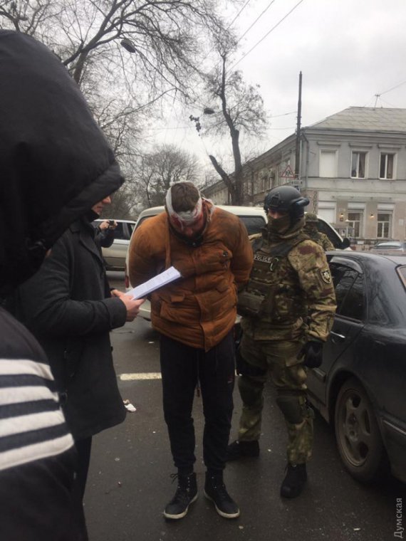 Затримання банди квартирних аферистів в Одесі.