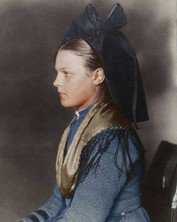 Дівчина з Ельзас-Лоррейну, 1906