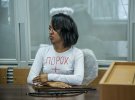 Активістка руху "Фемен"  Анжеліна Діаш одягла на суд  "костюм Купідона" 
