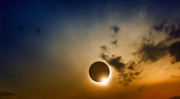 Пережити сонячне затемнення легше буде тим, хто має надійних родичів і друзів 