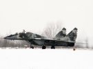 Летный состав на истребителях МиГ-29 и и учебных самолетах Л-39 отрабатывает свои навыки 