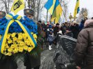 Монумент встановили у місцевому парку, на перехресті вулиць Сковороди і Данила Галицького.