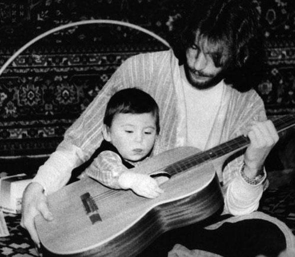 Российский певец Игорь Тальков-младший с отцом