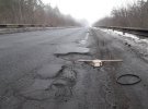  Павло Стольник виміряв розмір дорожніх ям за допомогою "Київського" торта