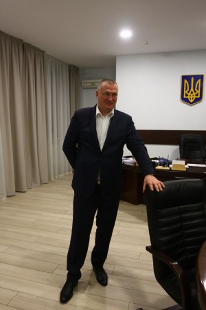 Голова Націо­нальної поліції Сергій Князєв: ”140 тисяч наших працівників є частиною українського суспільства. Вони — громадяни цієї країни. На жаль, мають і всі її пороки. Але ми боремося з ними. Іноді — вдаліше, ніж суспільство”