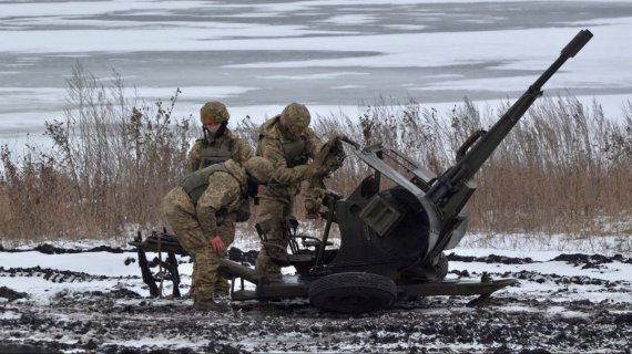 Украинских военных учили стрелять из БТР и зенитной установки ЗУ-23-2