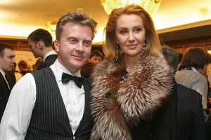 Антін Мухарський та Сніжана Єгорова розлучилися 2012 року. Мають трьох ­спільних дітей