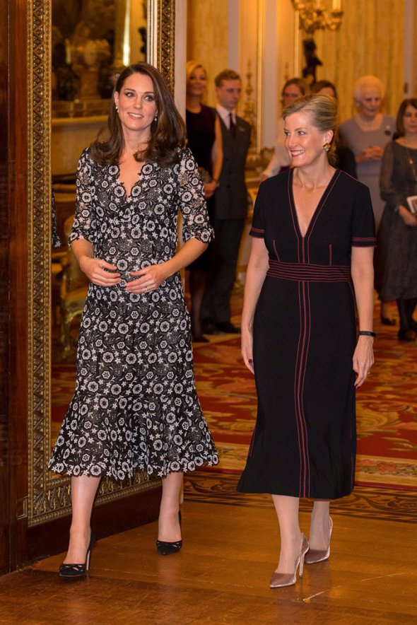 Герцогиня Кембриджська Кейт Міддлтон і графиня Вессекська Софі влаштували в Букінгемському палаці прийом для британської та американської модної тусовки 