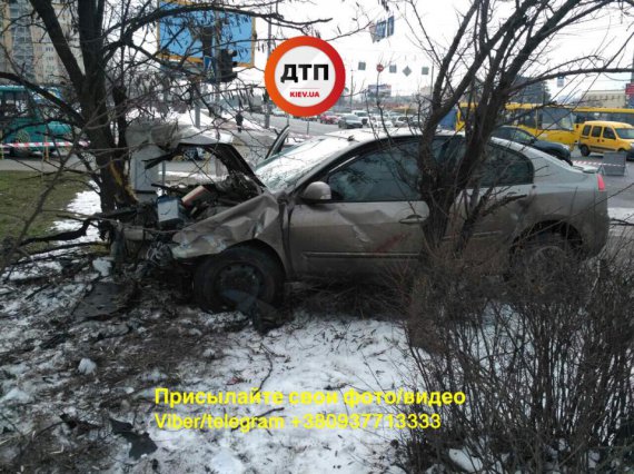 Смертельна ДТП в Києві на перехресті Алішера Навої та Перова