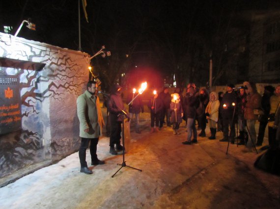 Националисты провели вече-реквием возле мемориала героям Небесной Сотни