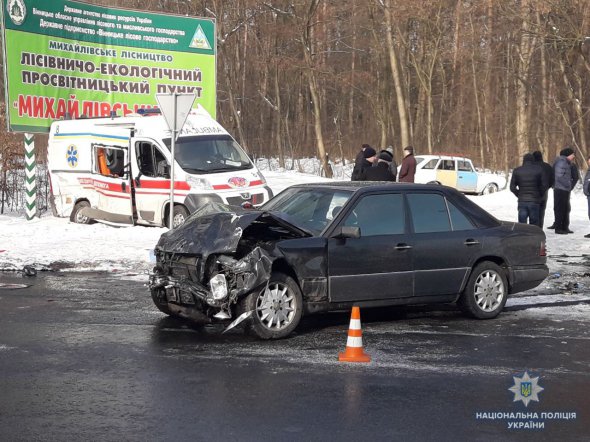  подробиці масштабної ранкової аварії, в якій "Мерседес" влетів у "швидку"