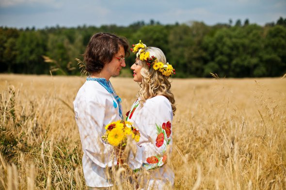 Дієго Спандрі та Тетяна Рогозіна одягли вишиванки, коли приїздили святкувати вінчання в Україну