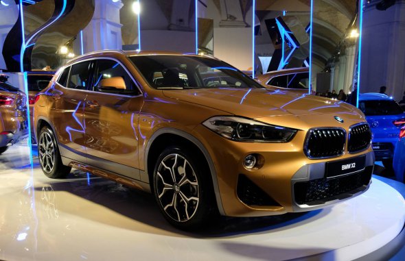 Официальный импортер BMW в Украине удивлял гостей нынешнего зимнего сезона Ukrainian Fashion Week экстравагантным воплощением автомобилей BMW X