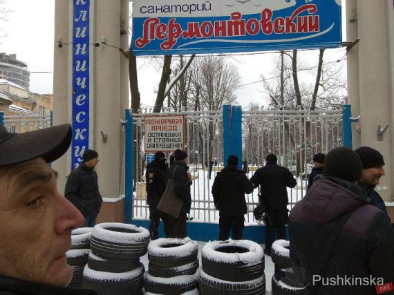 Невідомі в масках захопили санаторій «Лермонтовський» в Одесі, поліція не втручається