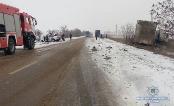 Зіткнулися вантажівка і легковик