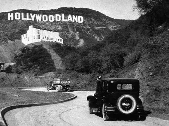 Знак Hollywoodland в Лос-Анджелесі в 1925 році