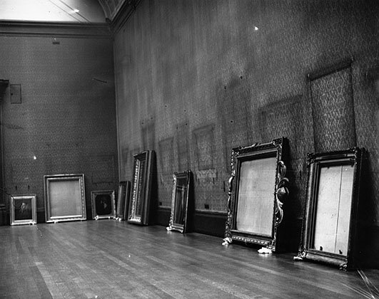 Порожні зали Національної галереї в Лондоні під час Другої світової війни: все картини сховали від нацистів
