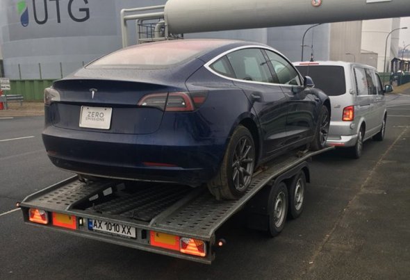 Tesla Model 3 можна замовити в Україні за  тис. за машину в комплектації Premium upgrades.