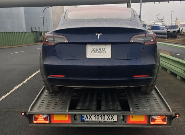 Tesla Model 3 можна замовити в Україні за  тис. за машину в комплектації Premium upgrades.