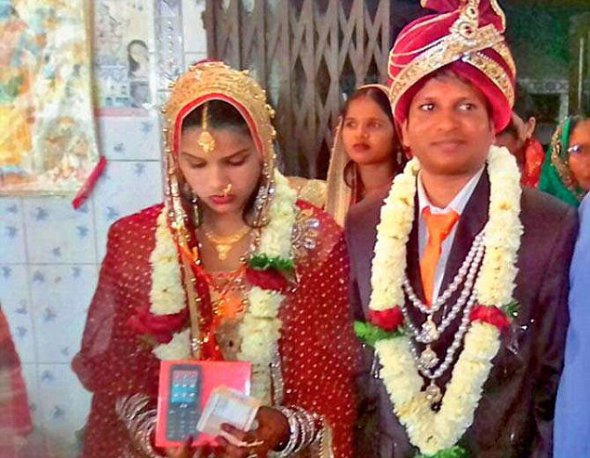 Раві Кумар одружився з дівчиною на ім'я Неха через два дні після того, як попередня наречена покинула його біля вівтаря