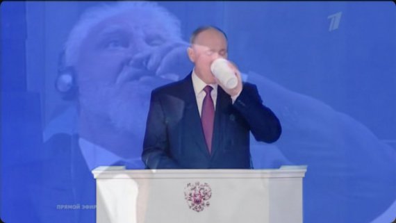 Путина сравнивают с сербским военным преступником Слободан Пральяком, который отравился во время слушания Гаагского трибунала