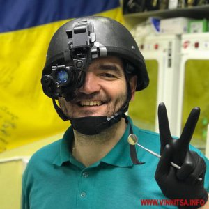 Винницкий волонтер с помощью бормашины изготовил каску «ночного видения» для украинских военных. Фото: www.vinnitsa.info
