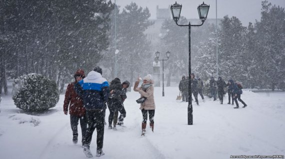 Засніжене селище Аграрне, що в 10 кілометрах на північ від Сімферополя.
