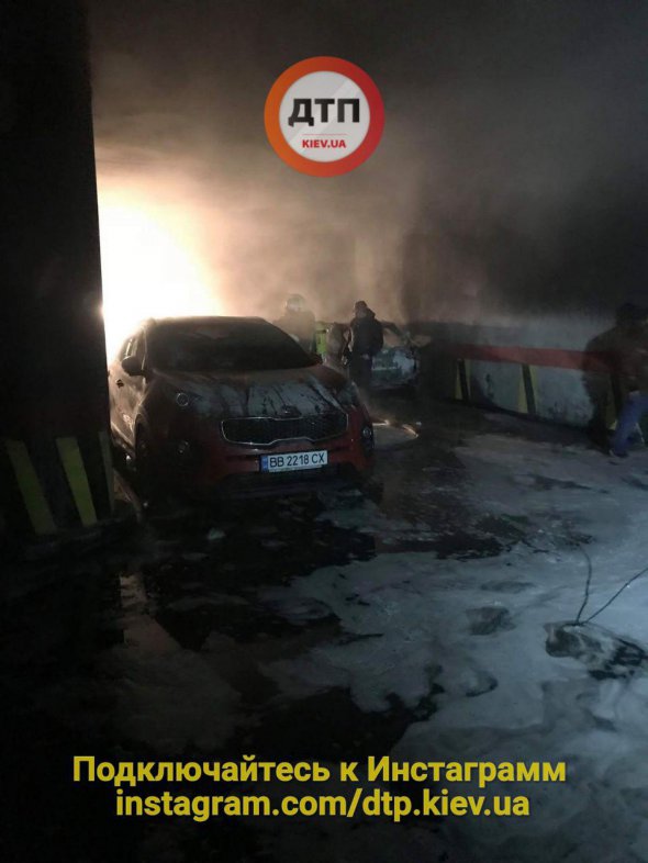 У Києві згоріли 5 автомобілів