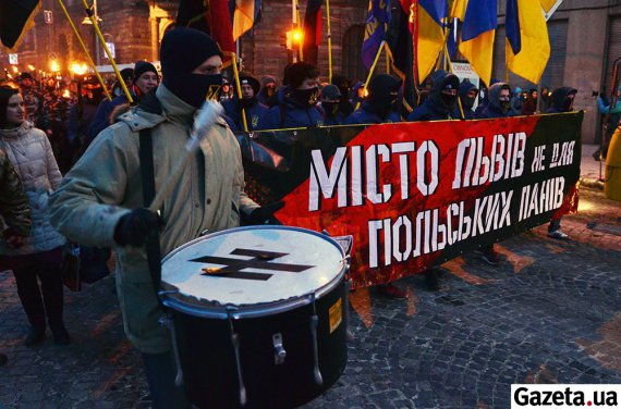 Во Львове прошел Марши Героев в честь генерала УПА Романа Шухевича и всех павших борцов за свободу Украины.