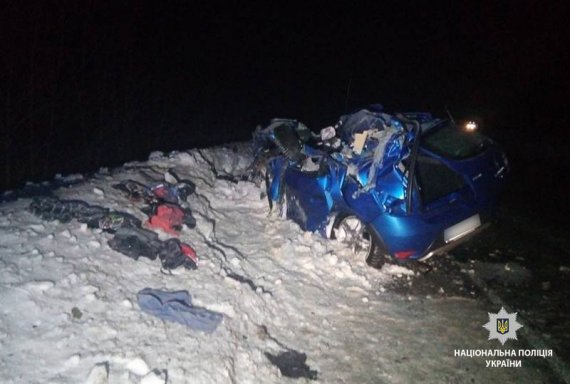 ДТП под Лубнами: водителя Renault извлекали спасатели