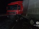 ДТП під Лубнами: фуру розвернуло поперек дороги
