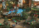 У німецькому  Бранденбурзі із велечезного ангару для  дирижаблів зробили тропічний курорт