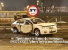 Автомобіль Toyota Камри згорів після вибуху двох гранат