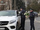 В Одессе с 8 марта женщин поздравляли патрульные. Фото: ГУНП