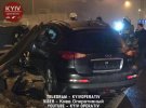 Водитель Infiniti резко затормозил и напоролся на отбойник