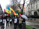 Украинцы в Мадриде под посольством Италии в требовали освобождения из итальянской тюрьмы сержанта Национальной гвардии Украины Виталия Маркива