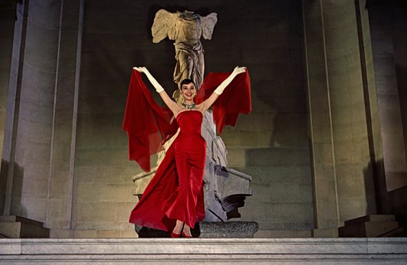 Червона сукня із фільму "Забавні мордочки", 1957