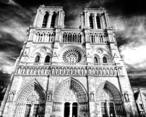 Собо Парижской Богоматери строился с 1163 по 1345 года