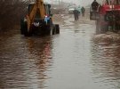 Для ліквідації надзвичайної ситуації залучено 4 одиниці техніки та 11 людей особового складу.