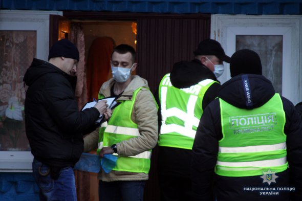 Вінниччина: студент приїхав з навчання додому і знайшов у будинку закривавлені тіла батьків