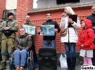 У Львові під російським консульством зібрались активісти, аби нагадати, що Крим – це територія України.