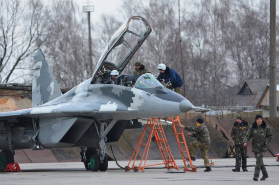 В Ивано-Франковской бригаде тактической авиации продолжается летная подготовка