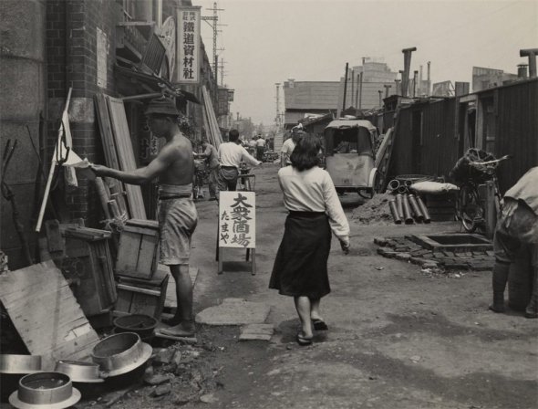 Панпан називали вуличних повій, які обслуговували солдатів окупаційних військ у Японії в 1940-ві роки