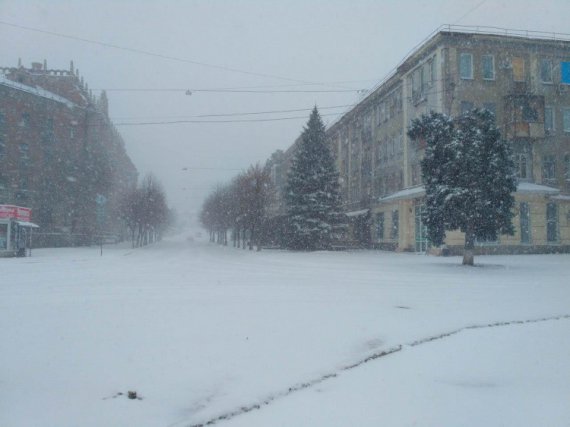 Окупований Луганськ замело