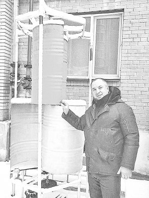 Вітрогенератор Віталія Майбороди працює при ледь помітному вітрі. За добу виробляє 3,4 тисячі ватів енергії. Її вистачає для денного користування телевізором, холодильником і освітленням