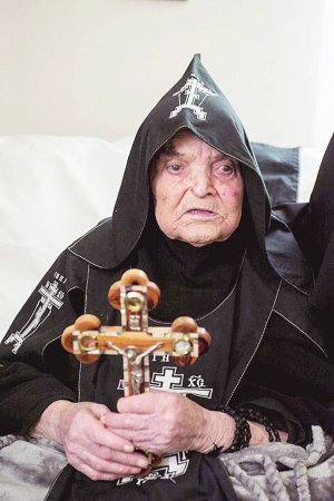 Схимонахиня Іоанна живе в жіночому монастирі в селі Чоповичі Малинського району на Житомир­щині. 25 березня їй виповниться 107 років